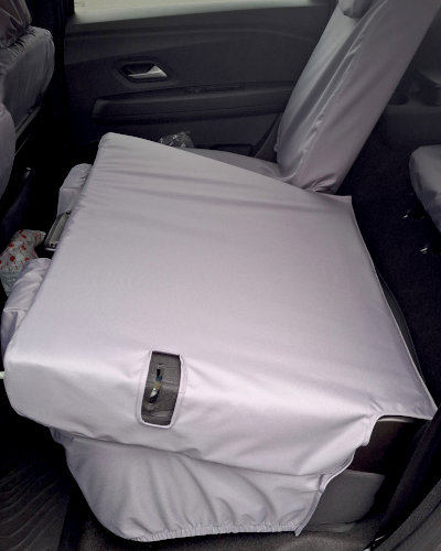 Dacia Jogger Folding Rear Seat Covers Dacia Jogger Folding Rear Seat Covers